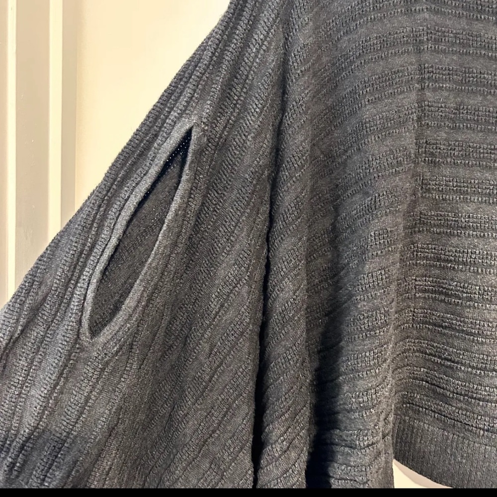 Lululemon Sweater Poncho View 5